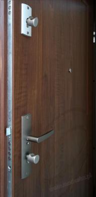 Фурнитура деревянных противовзломных дверей RC3. Ригельный замок с многоточечной блокировкой, механизмы 6 класса, ручки и планки.